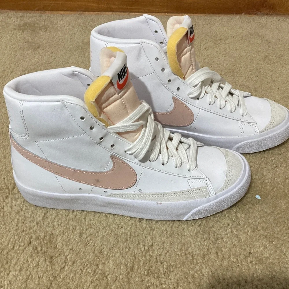 Nike Women’s Blazer Sneakers New 6.5 - Picture 4 of 9